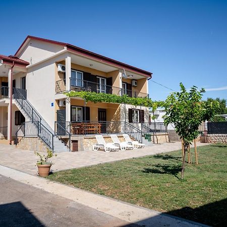 Apartments Zora Seline Exterior foto